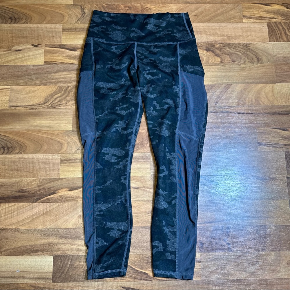 Women's PowerHold by Fabletics Leggings Gray Camo‎ W/Mesh Side Leggings Sz Small